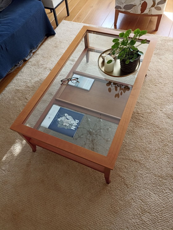 Beautiful vintage, sleek cherry wood coffee table – Glass (photo 5 of 5)