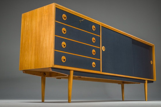 Image 1 of Aparador de pino de estilo moderno de mediados de siglo de Musterring International, década de 1960