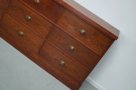 Image 1 of Großer, antiker Art-Deco-Ladenschrank/Sideboard aus niederländischer Eiche, 1930er Jahre