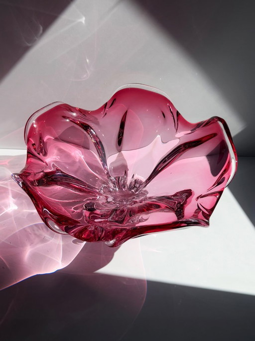 Josef Hospodka für Chřibská XL Cranberry Glasschale – Böhmisches Art Glass, Tschechoslowakei 1960er – schalen (photo 2 of 5)