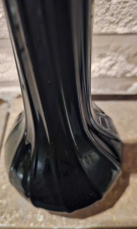 Image 1 of Murano calla of lipvaas, vintage zwart met witte binnenkant