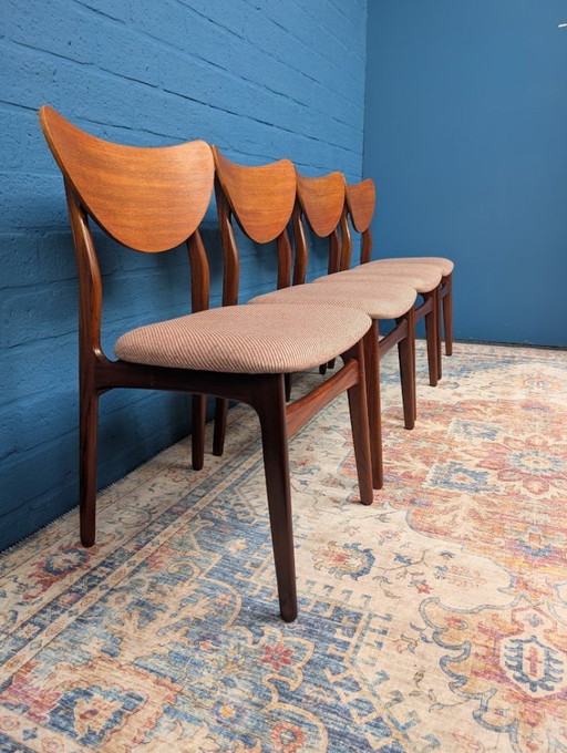 4 sillas danesas vintage, de la década de 1960.