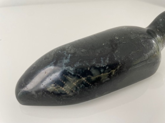 Image 1 of Sculpture inuite d'un plongeur sous la glace en pierre serpentine