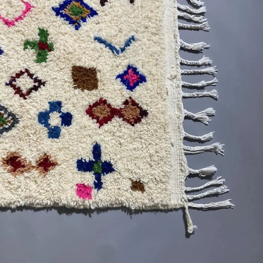 Handmade traditional Moroccan Berber rug 150/250 cm