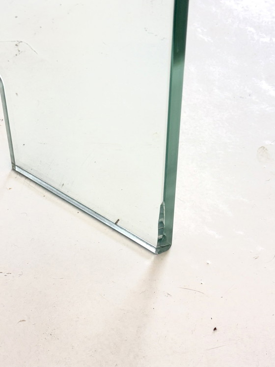 Image 1 of Silla de diseño poco común fabricada íntegramente en vidrio templado