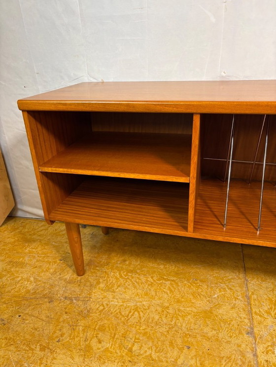 Image 1 of Mid-Century Retro Vintage Teak Media Console / Dressoir van G Plan 1960 voor Vinylplaten • Deens design • Brits