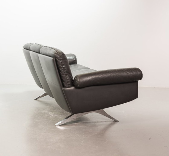 Image 1 of Exquisite De Sede Schwarzes Lederband genäht Dreisitzer Sofa DS31. Schweiz, 1960er Jahre.