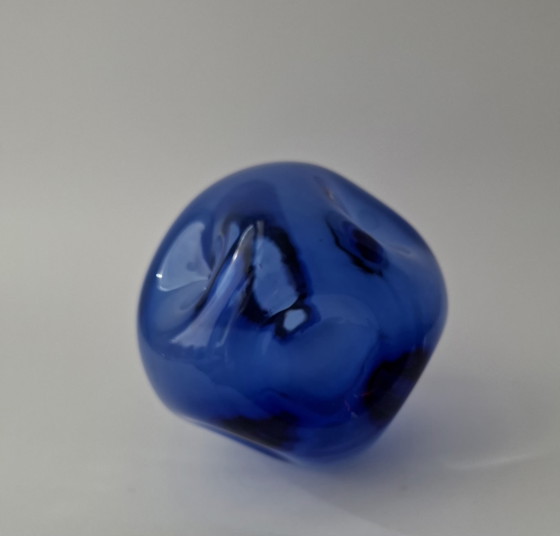 Image 1 of Vintage studio glass vase, cobalt blue – mouth-blown – organic shape – H 16 cm