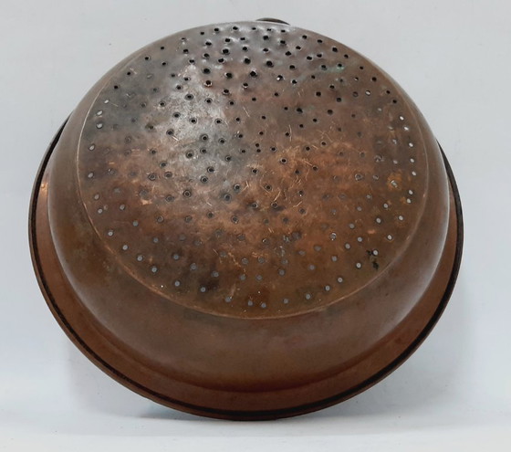 Image 1 of Colador o recipiente para colar de cobre antiguo