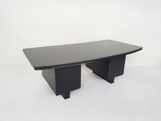 Escritorio ejecutivo de madera negra, década de 1960. – Wood (photo 19 of 21)
