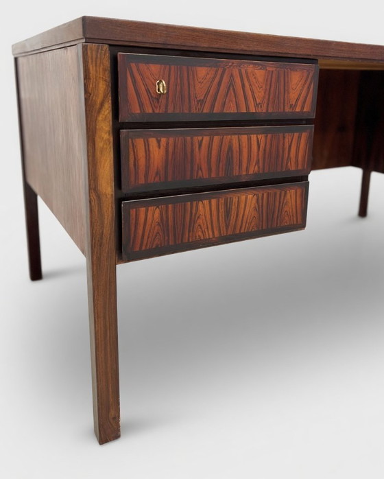 Image 1 of Gunni Omann Model 77 palissanderhouten bureau, jaren 60.