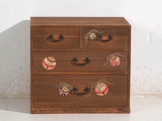 Commode japonaise en Paulownia – Période Showa (c.1950–1979) – Metal (photo 28 of 40)