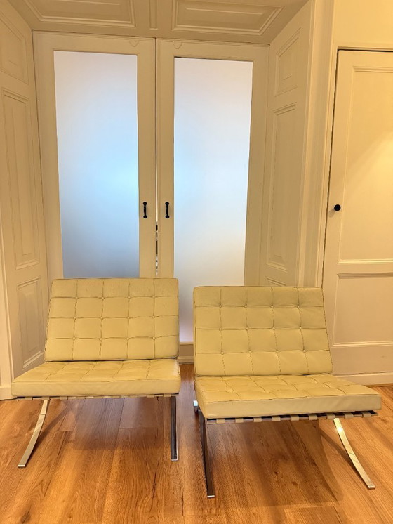 Image 1 of Juego de 2 réplicas de la silla Barcelona Lounge – Estilo Mies van der Rohe – Piel color crema