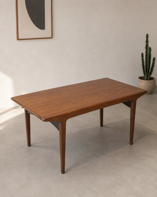 Table de salle à manger scandinave en teck de Johannes Andersen pour Uldum