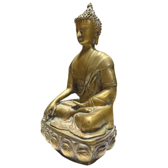Gilt-bronze Buddha on Lotus Throne – 18th–Early 19th Century – Lot 425 – Sculpture (photo 8 of 10)