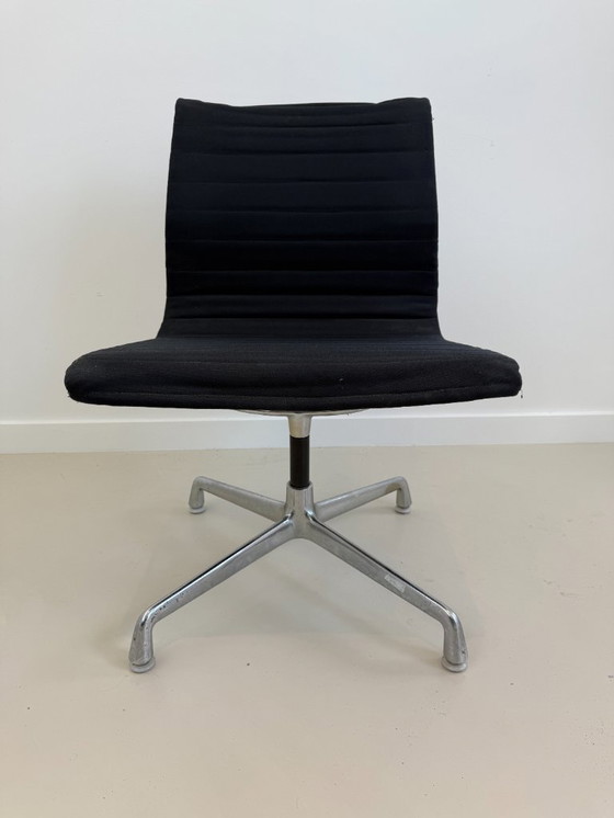 Image 1 of Herman Miller EA105 Bijzetstoel - Zwart Hopsak / Chroom - Origineel USA Vintage (Niet Vitra)