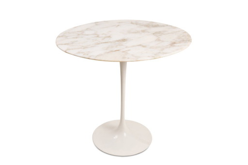 Eero Saarinen, pour Knoll International. Guéridon « Tulipe » ovale. Vers 1950