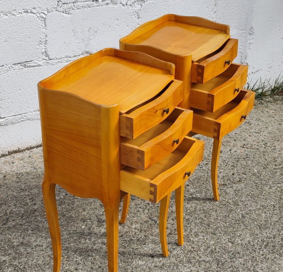 Vintage Franse houten nachtkastjes (paar) - 2 kersenhouten nachtkastjes - Louis XV-stijl - jaren 80 – Wood (photo 7 of 15)