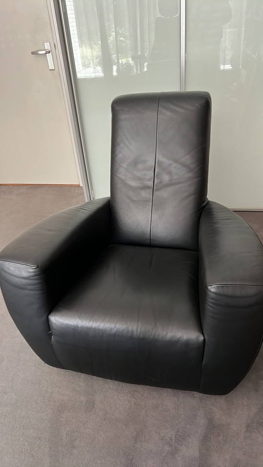 Label Longa Armchair zwart leren stoel Gerard van den Berg