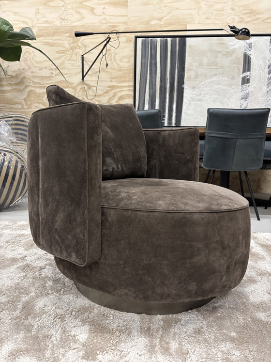 Image 1 of Nouveau fauteuil pivotant Minotti Torii Bold en cuir nubuck Big Sur LP 7K