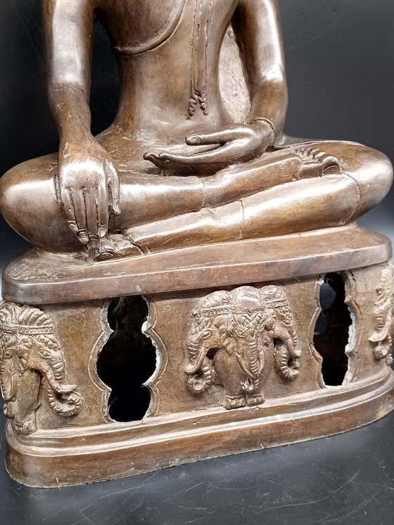 Image 1 of Grande statue bouddha assis en bronze