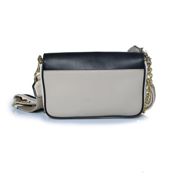 Image 1 of Borsa a tracolla Marc Jacobs, modello J Marc, nei colori beige e nero.