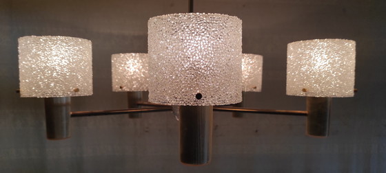 Image 1 of Lampadario a cinque luci in ottone e perspex - anni '60/'70