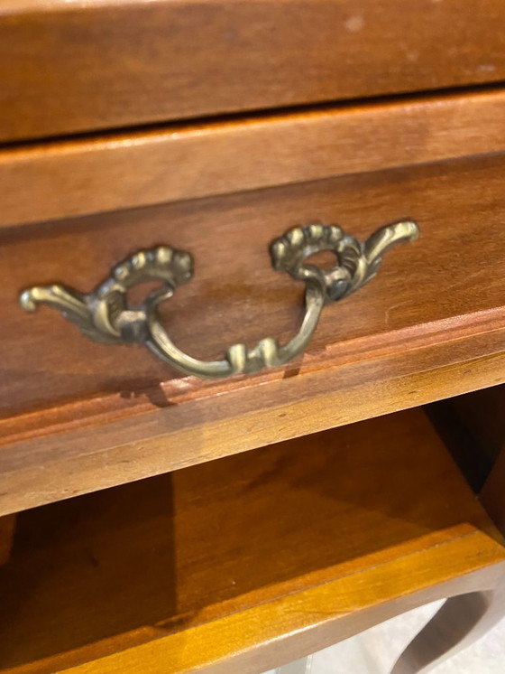 Image 1 of Coppia di comodini in stile Luigi XV con cassetto e nicchia