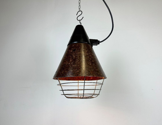 Image 1 of Lampada a sospensione industriale in bachelite marrone di VEB Narva, anni '60