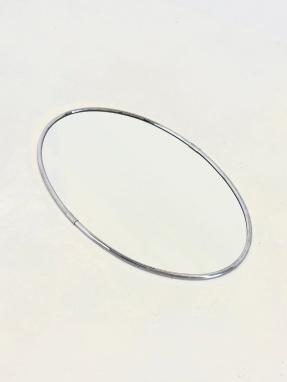 Image 1 of Specchio ovale con cornice in tubo grande