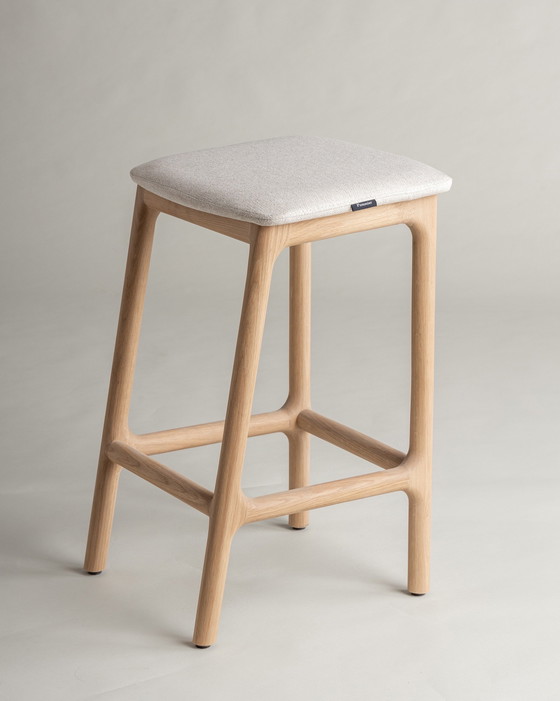 Image 1 of 2 tabourets de bar Rocco neufs – 79 cm – Chêne massif – Charlie Pommier