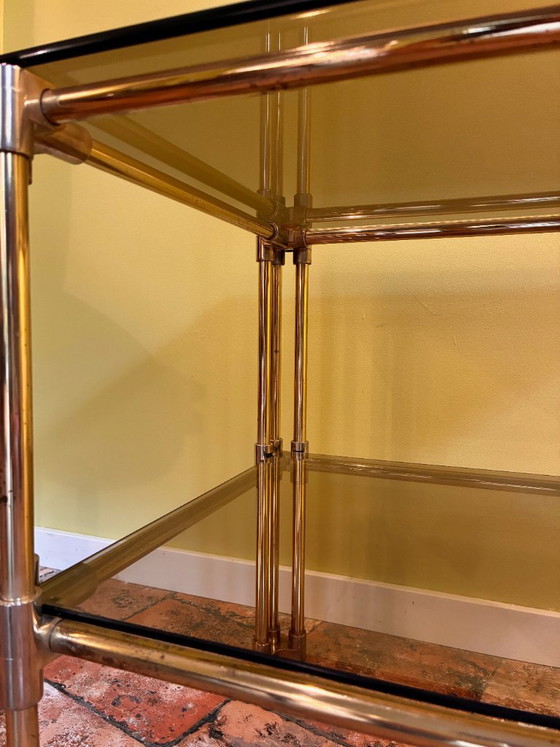 Pair of vintage Hollywood Regency style side tables, in brass and glass, dating from the 1970s. – Metal (photo 12 of 19)