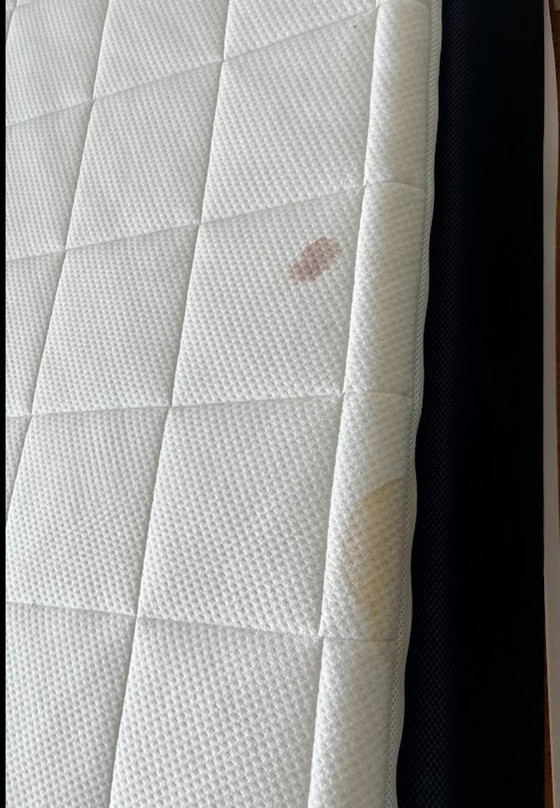 Image 1 of Drømmeland Nexus XL kingsize bed (210x210)