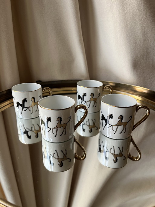 Vintage-Espressotassen-Set aus französischem Porzellan, 4-teilig – Pferdemotiv, Gold, 1970er Jahre, Mitte des 20. Jahrhunderts