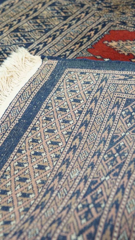 Image 1 of Tapis décoratif carré de style oriental 105x98cm