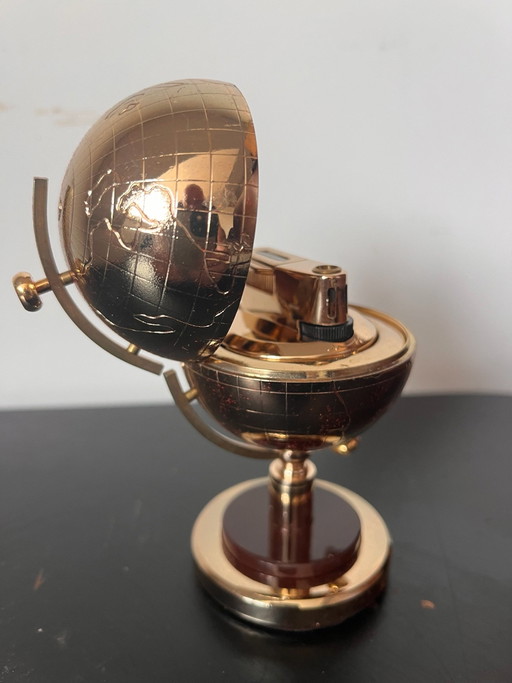 Globe table lighter