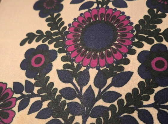 Image 1 of Plateau vintage 70s fleurs en rotin