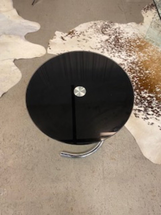 Image 1 of Glastisch mit Chrysanthemen-C-förmigem Bein, inspiriert von Eileen Gray