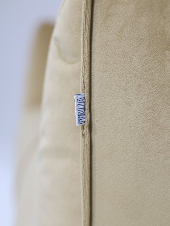 Image 1 of Le Bambole 2-seater sofa B&B Italia velvet yellow 1978