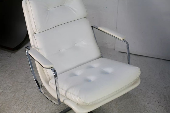 Image 1 of Poltrona girevole "Space Age" in acciaio e similpelle