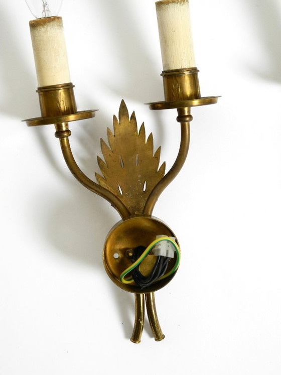 Image 1 of Une paire de rares et belles appliques murales en laiton modernes du milieu du siècle par Vereinigte Werkstätten