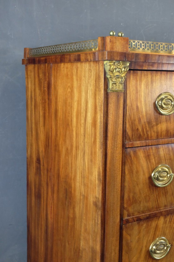 Image 1 of Luis XVI Chiffonnière, hacia 1790.  