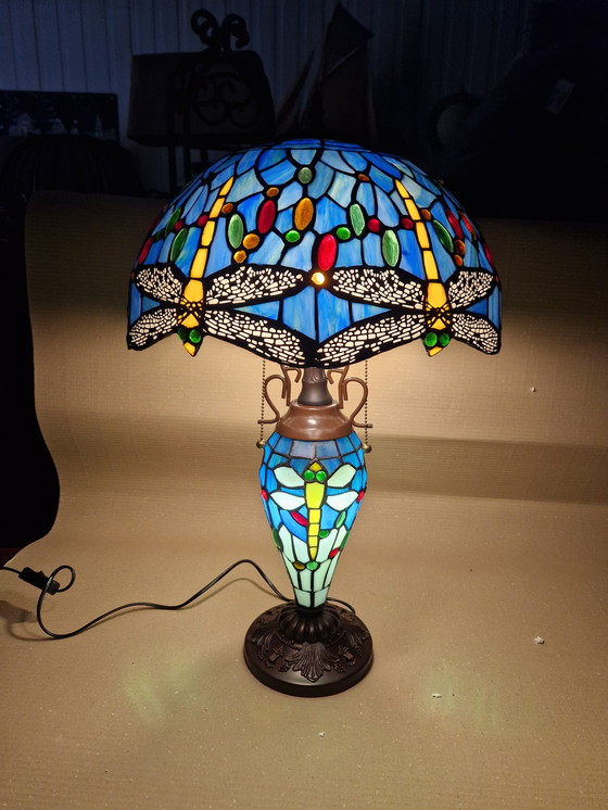 Image 1 of Beautiful Tiffany-style table lamp 73x40