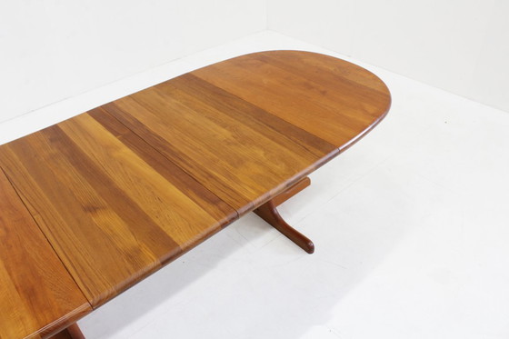 Image 1 of Tavolo da pranzo ovale allungabile in stile vintage danese, in teak massello.