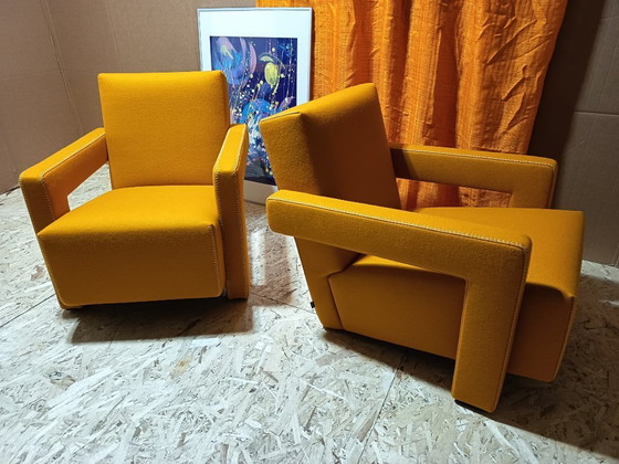 Image 1 of CASSINA Paire de fauteuils Utrecht 637 NEUF 2026 en laine KVARD Moutarde par Gerrit Rietveld