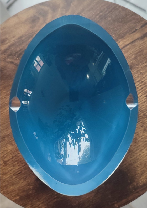 Image 1 of Gesigneerde asbak van kunstglas - vintage blauw ontwerp
