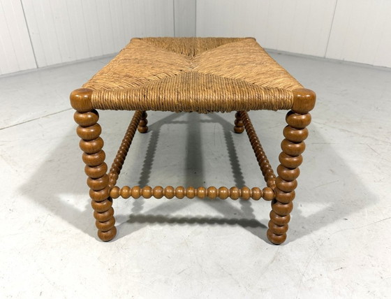Image 1 of Banco/taburete de roble con asiento de mimbre, década de 1930.