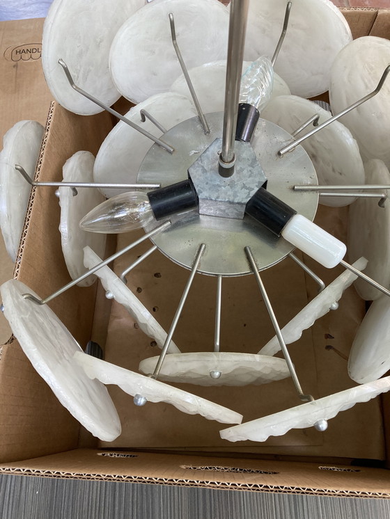 Image 1 of Lampada a sospensione vintage anni '70 con 18 punti di plastica bianca effetto smerigliato 4 punti luminosi