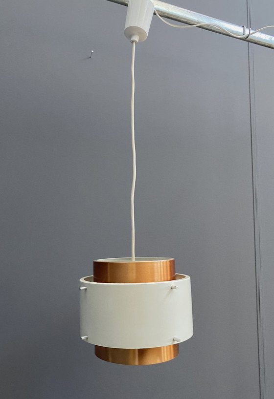 Image 1 of Metalen, witte en messingkleurige hanglamp van VEB 1960