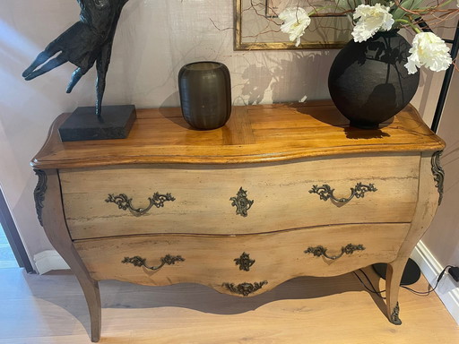 Magnifique coffre de style Louis XV